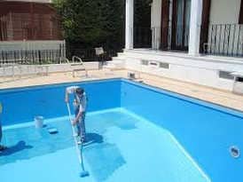 « Peindre sa piscine : un choix pratique et économique »